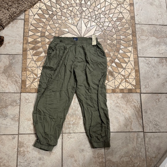 American Eagle Joggers - Picture 3 of 4